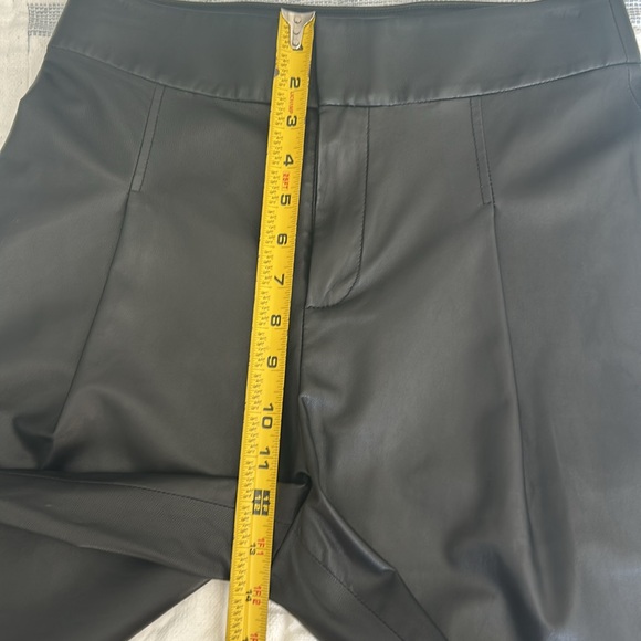 New MSRP $1195 Alice and Olivia Scarlet lamb Leather Gaucho pant - Picture 13 of 16